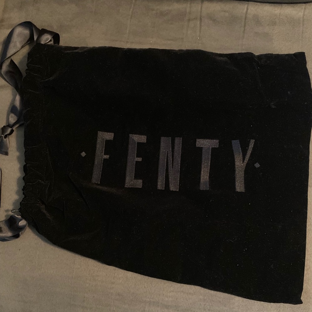 Fenty Beauty/Storage Bag